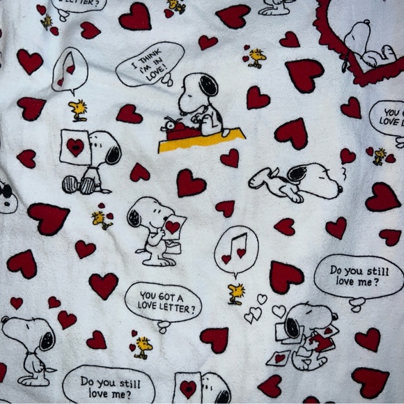 Peanuts Snoopy and Woodstock Valentines Day Pajama Set - Picture 4 of 14